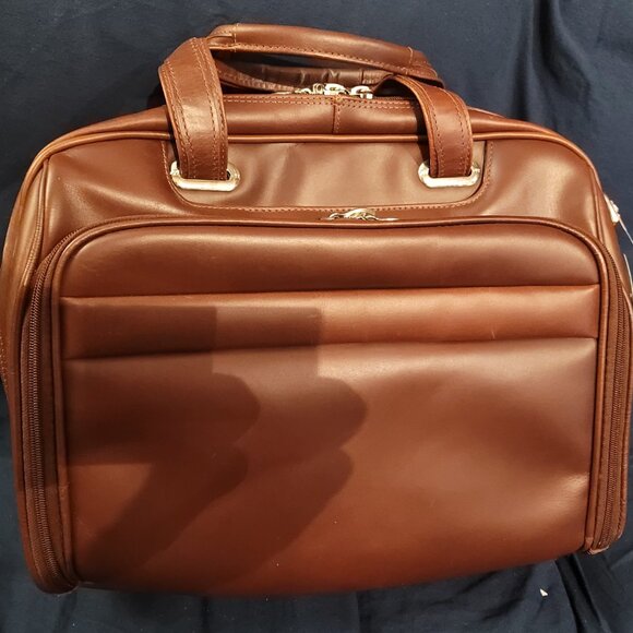 McKlein Springfield Full Grain Leather Laptop Briefcase / Messenger Bag (86594) - Picture 4 of 6